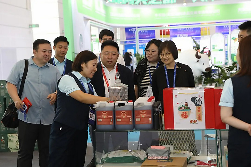 市分公司副总经理白海龙到展会现场指导工作